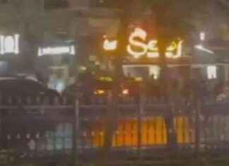 Hesap Kavgası: Araçla Kavga Eden Şahıs Çalışanların Arasına Daldı | Son Dakika Haberleri news-12082024-194503