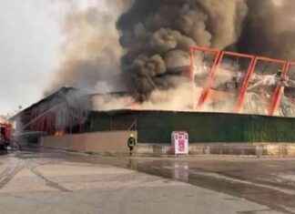 Mersin Fabrika Yangını Kontrol Altına Alındı mersin-fabrika-yangn-kontrol-altna-alnd