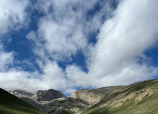 Işık Hızı Kaç Km? Gizemli Yolculuğun Sırlarını Keşfedin