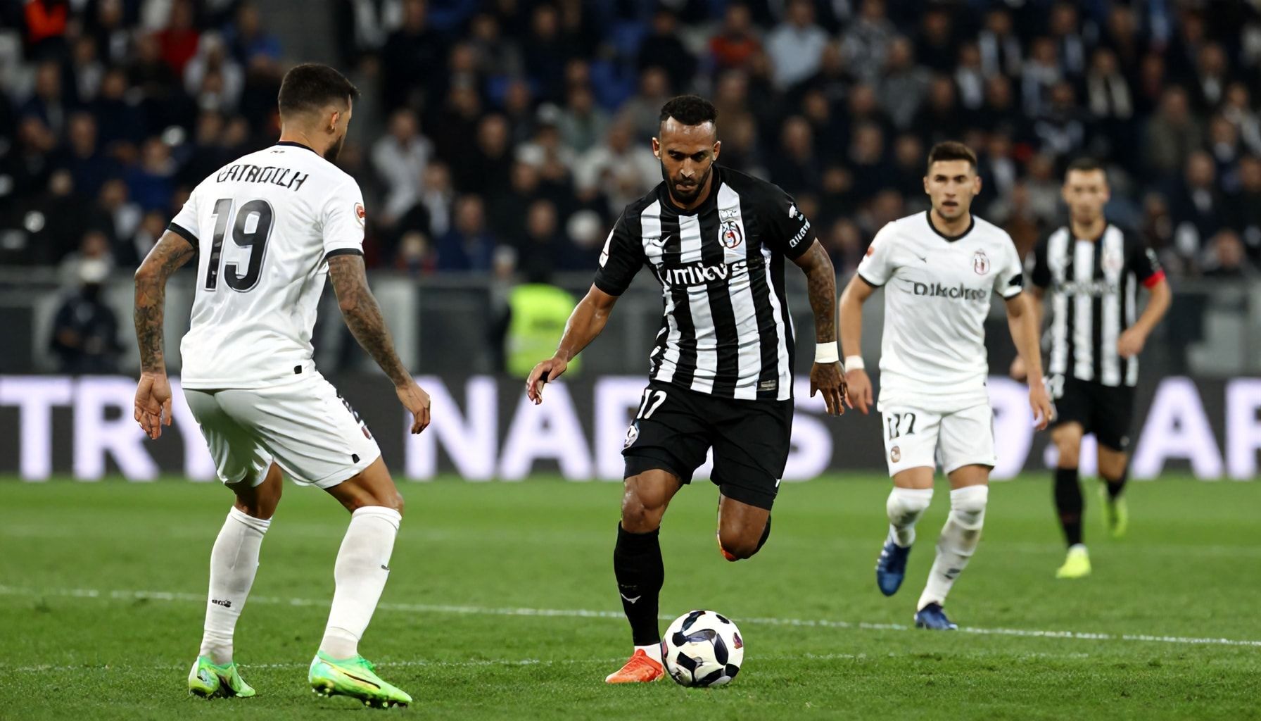 3 Yöntemle Beşiktaş ve Trabzonspor'un Formunu Takip Et*