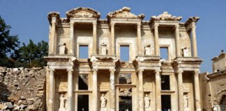 Efes Antik Kenti: Tarihin İzlerini Keşfedin ve Geçmişle Buluşun