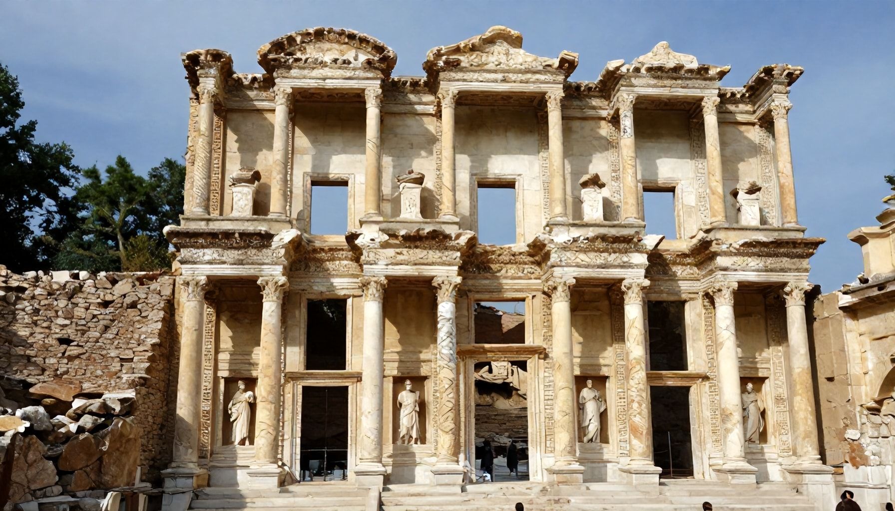 Efes'in Gizli Tarihini Keşfedin: Bilinmeyen Gerçekler ve Efsaneler