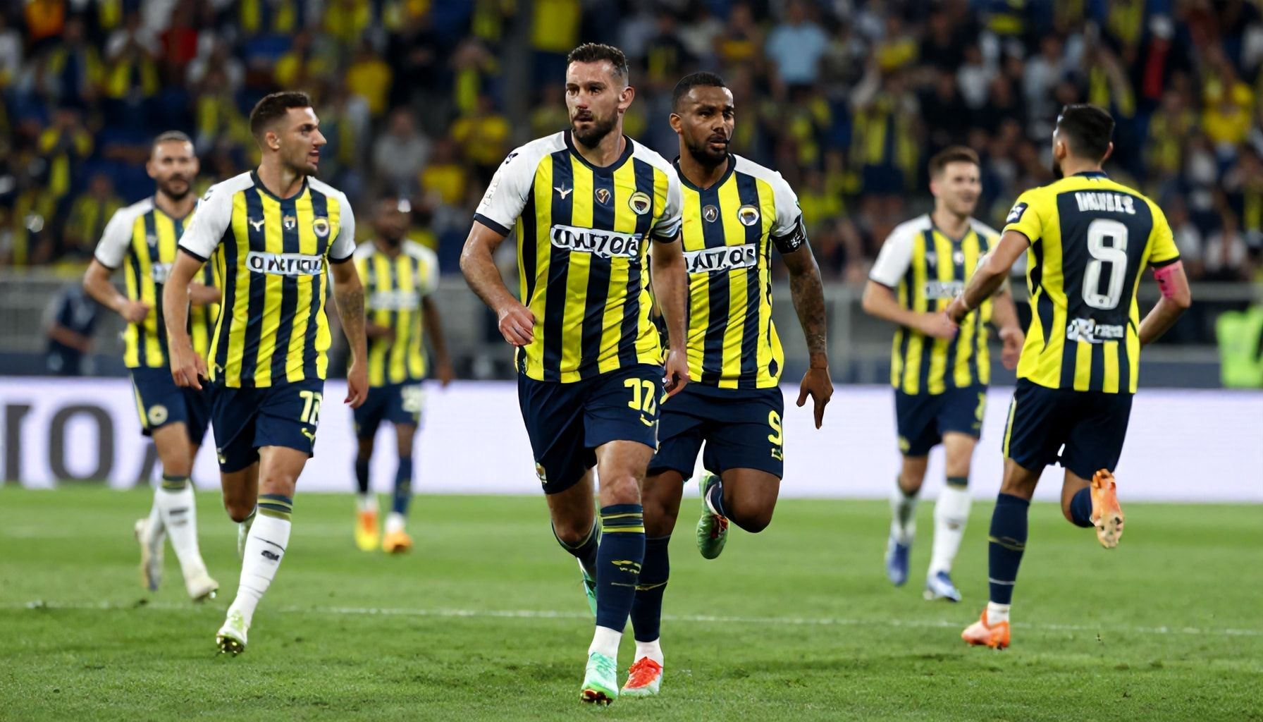 Fenerbahçe ve Göztepe'nin Sıcak Derbi: Takımların Güçlü Performansları ve Takipçiler için Özel Anlar 3 Fenerbahçe ve Göztepe'nin Sıcak Derbisi: Gerçekler ve Efsaneler*