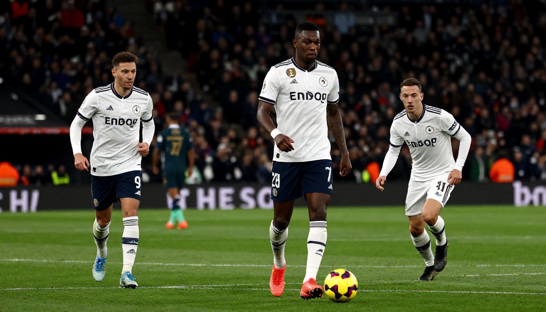 UEFA Avrupa Ligi'nde şampiyonluk hedefleyin ve takımlarınızı geliştirin 3 UEFA Avrupa Ligi'nde Yükselişe Nasıl Katkıda Bulunursunuz?*