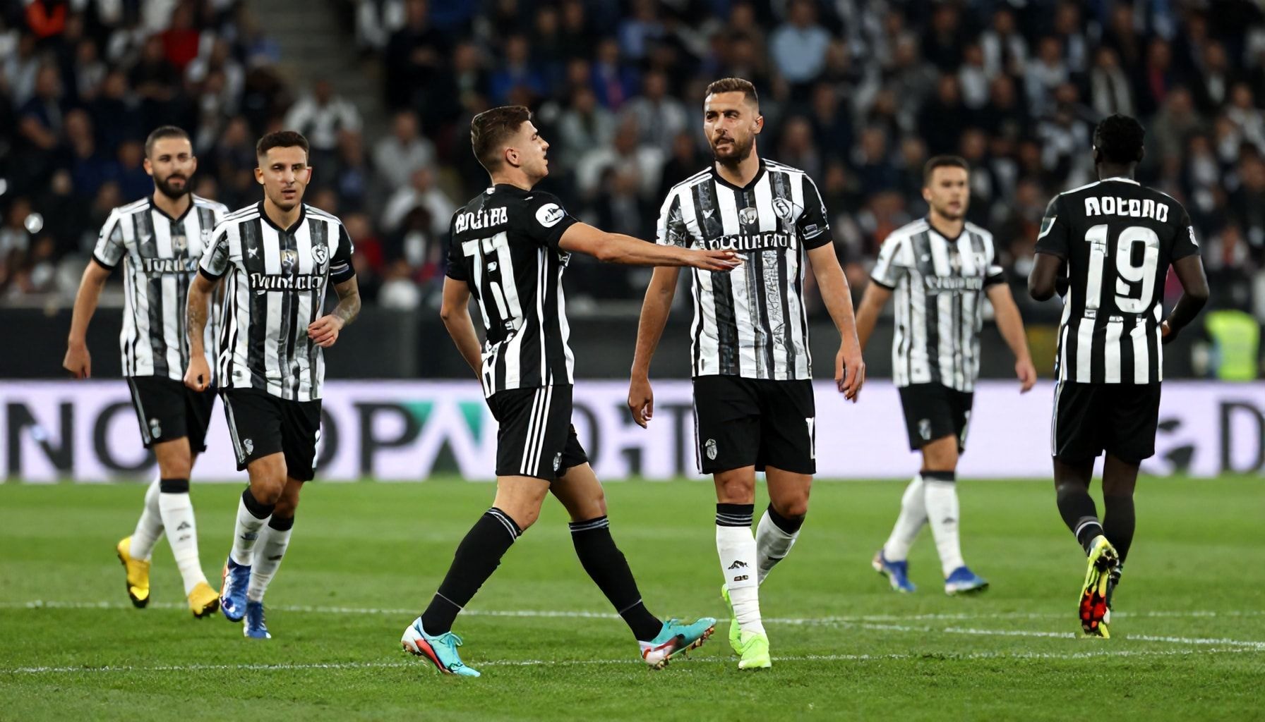 Twente ve Beşiktaş'ın Avrupa maceraları: Takımların performanslarını karşılaştırın 5 Why Twente’s European Campaigns Faded Faster Than Beşiktaş’s*